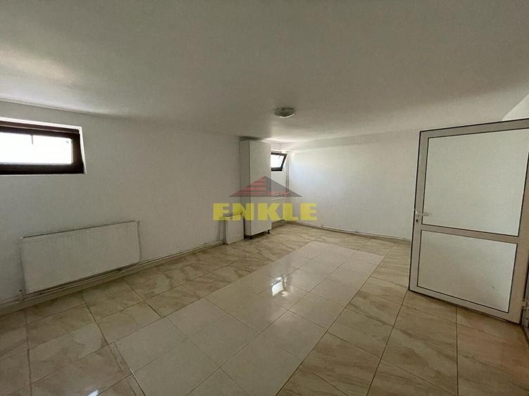 Casă individuală cu 5 camere cu Canalizare în Exterior Est