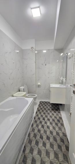 Garsonieră decomandată în Valea Adâncă