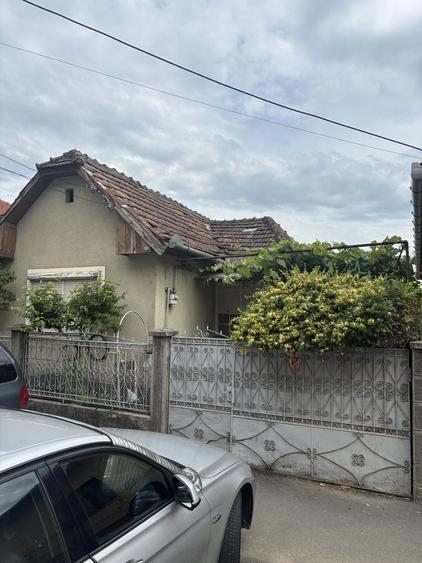 Casă cu 3 camere în Central