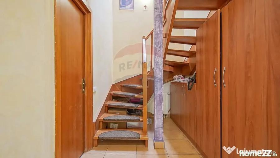 Casă cu 4 camere cu Teren 443 Mp în Tractorul