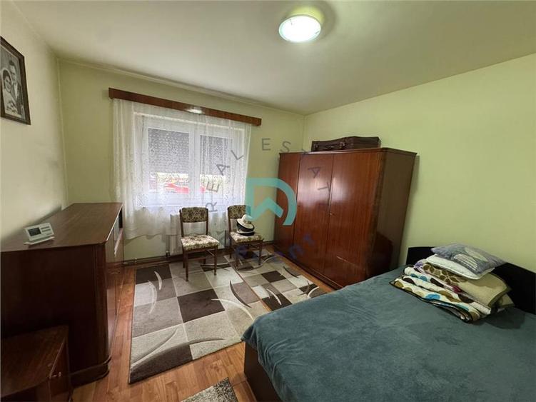 Apartament cu 3 camere decomandat în Astra