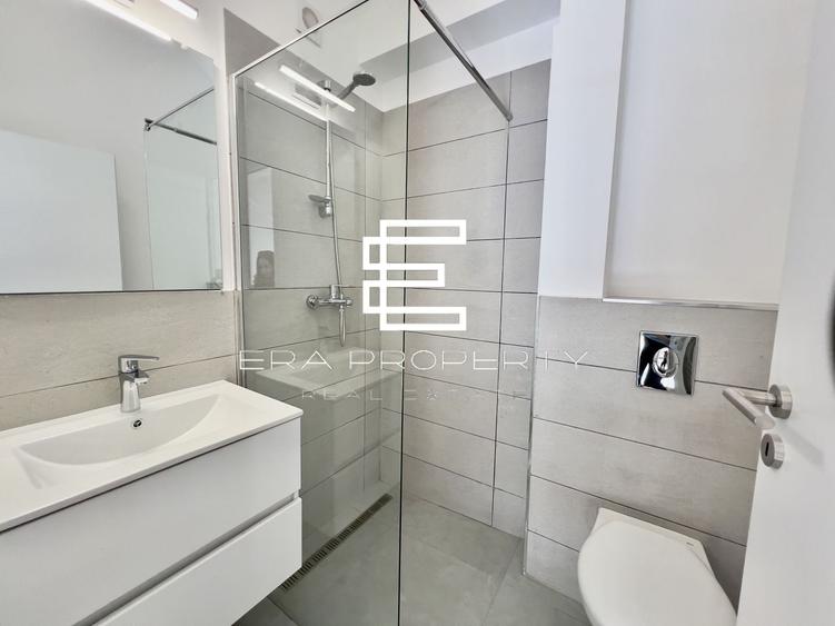 Apartament cu 4 camere decomandat în Cristian