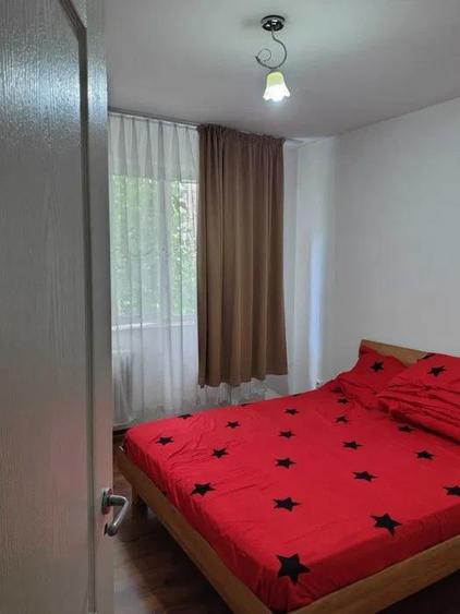 Apartament cu 2 camere semidecomandat, mobilat în Tătărași