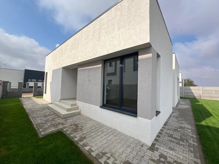 Complex Rezidential / Casa individuala /4 camere 2 bai / teren 407 mp - 2