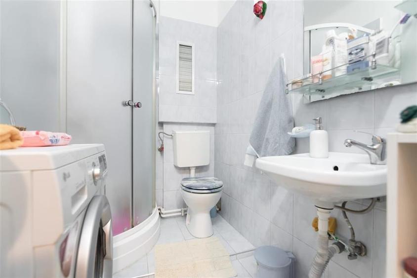 RECO Casa singur in curte, zona Centrala - 26