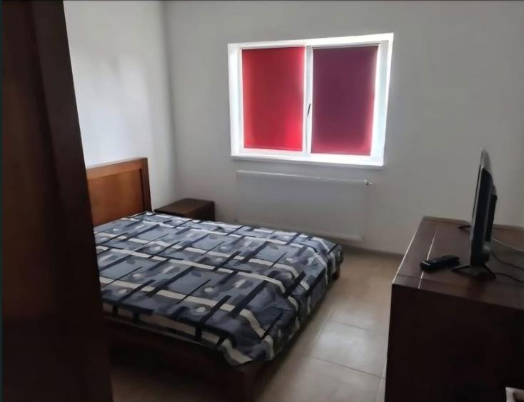 Inchiriez garsoniera bloc nou 1 Mai - 5