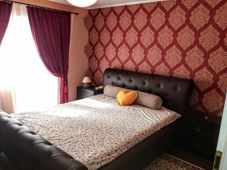 Apartament cu 3 camere decomandat, mobilat în Lipovei