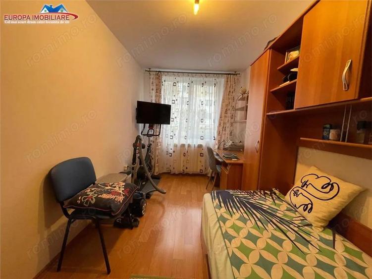 Apartament 3 camere de vanzare zona Taxe si Impozite Tulcea - 1