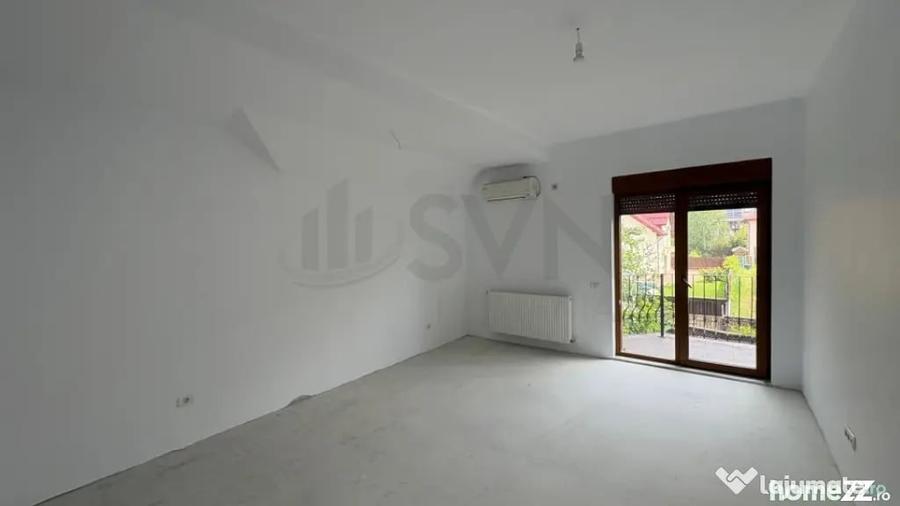 Casă cu 2 camere cu Teren 320 Mp în Est