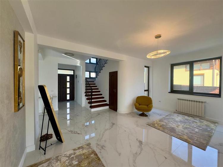 Vilă elegantă individuală în Valea Lupului  5 camere - 2