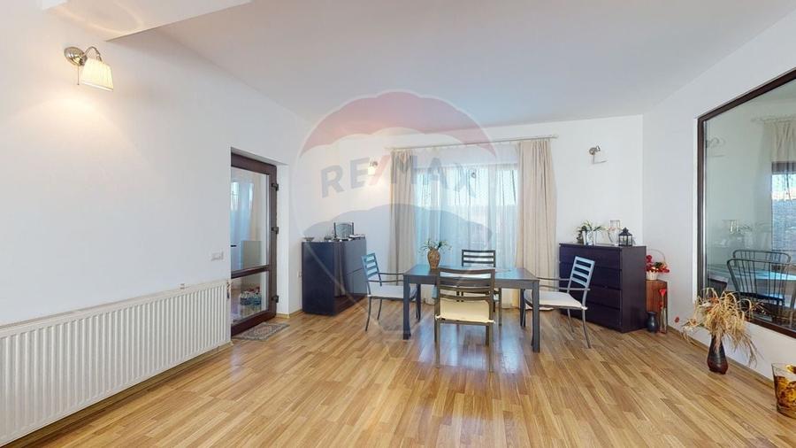 Casă individuală cu 5 camere cu Teren 495 Mp în Gulia