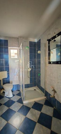 Casă individuală cu 6 camere cu Canalizare în Central