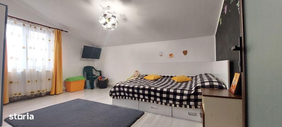 Casa spa?ioasa cu piscina ?i teren 1507 mp in Sat Costi - 9