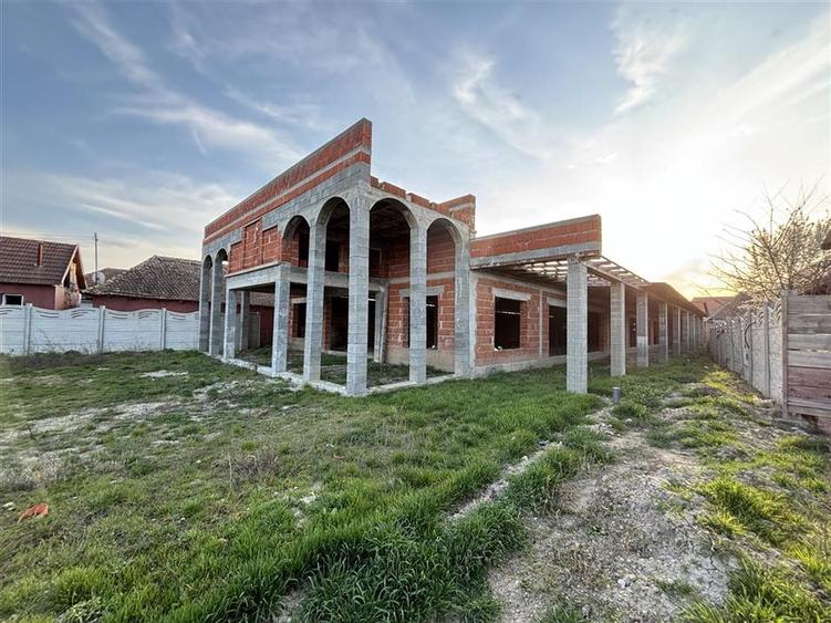 SPATIU COMERCIAL 752 MP | BATAR | TEREN 1.474 MP | BIHOR - 1