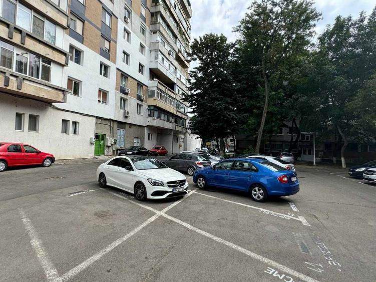 Spatiu comercial aprox 620 mp Bld .Independentei nr.59 bl.Turn- Braila - 1