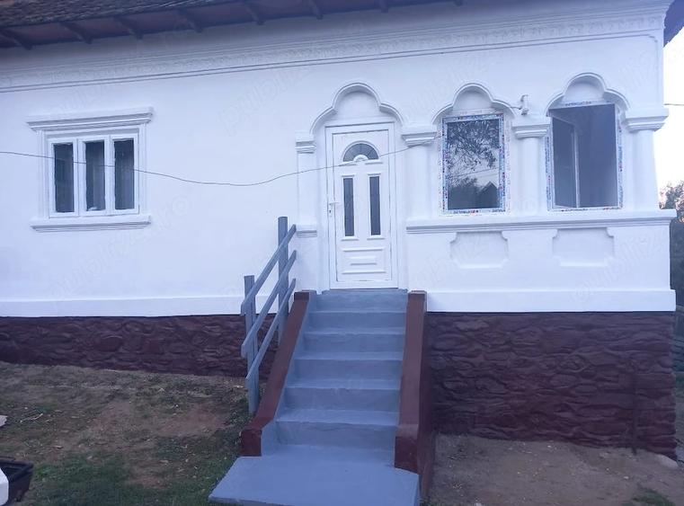 Casă cu 3 camere cu Teren 1000 Mp în Sălătrucu