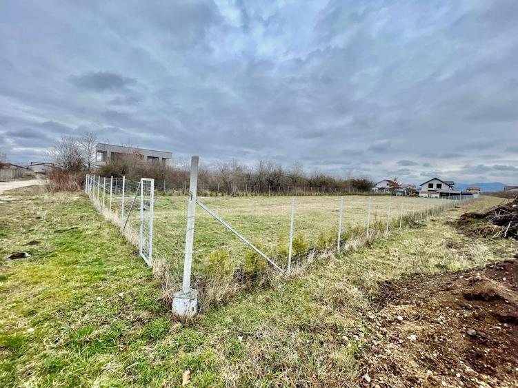 Teren SANPETRU 1350mp cu utilitati!! - 2