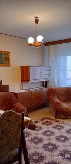 Vând apartament 4 camere  - 2