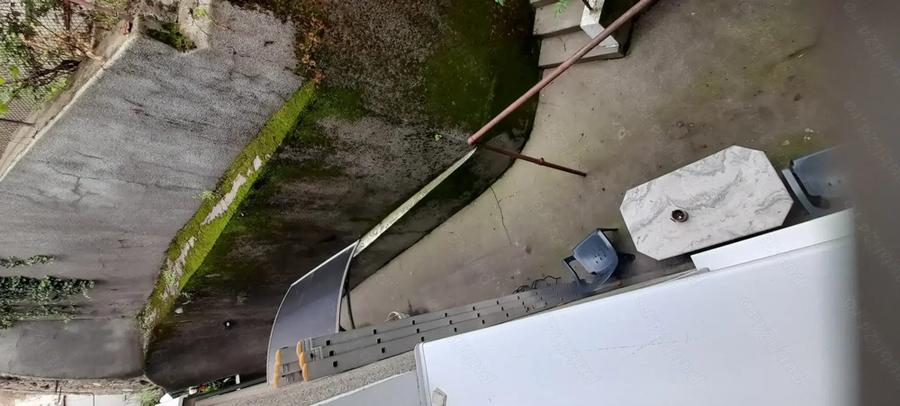 Vind casa cu etaj in centru Resita - 1