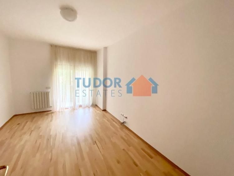 Vila superba cu 5 dormitoare de vazare in complex cu piscina - 14