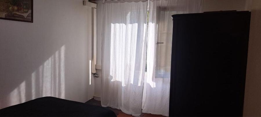 Camera de inchiriat in apartament de 3 camere - 2