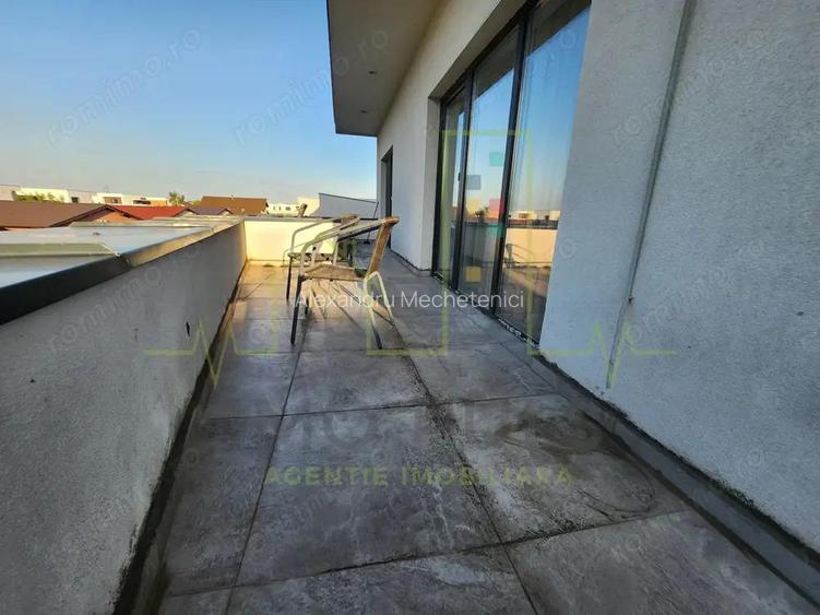 2 Bai. Terasa mare. Mobilat si utilat. Penthouse
