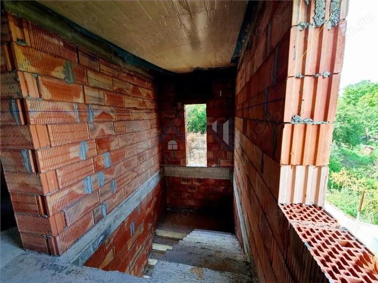 Casa de vanzare cu priveliste frumoasa - 13