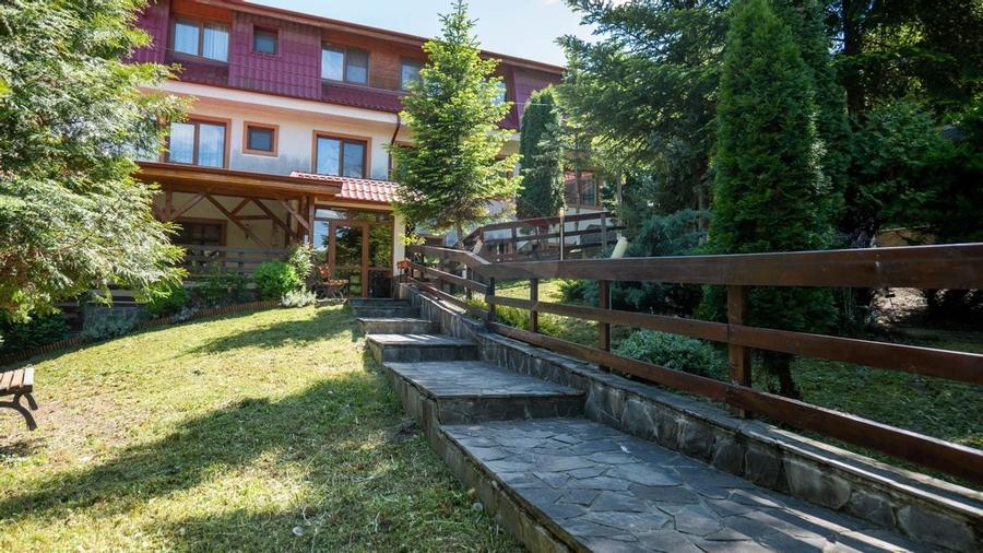 Oferta - vanzare pensiune 10 camere si casa de vacanta, Slanic Prahova - 3