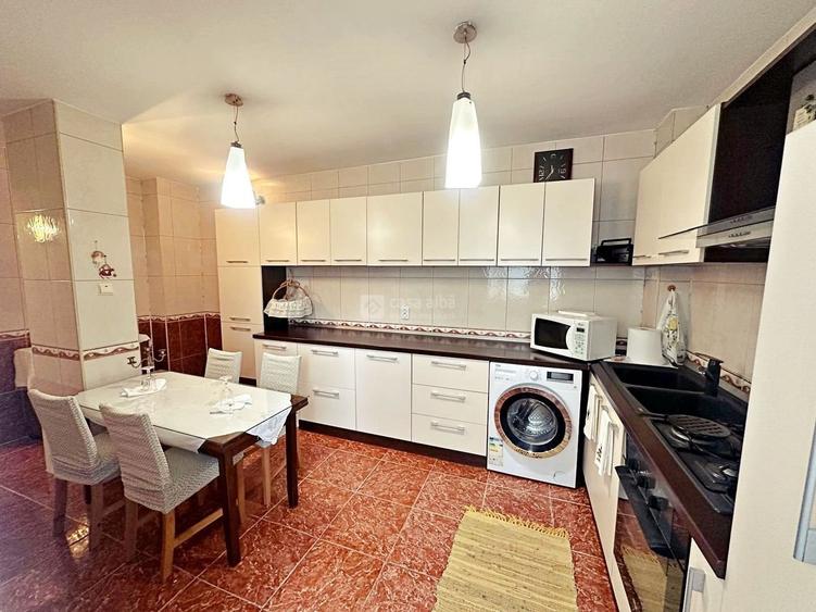 Mobilat & utilat, 3 camere, doua balcoane, bloc 1990, boxa & debara - 4