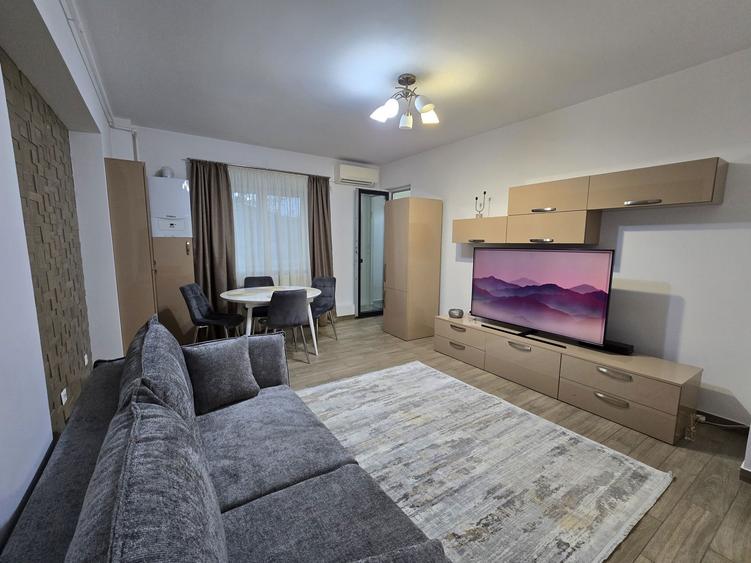 Apartament cu 3 camere decomandat în Muncii
