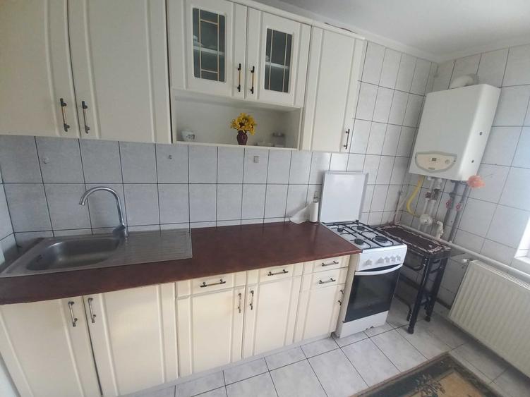 Apartament cu 3 camere decomandat în Zorilor