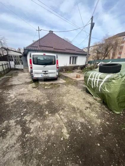 Teren 908 mp cu 2 case, zona Kaufland Sud - 1