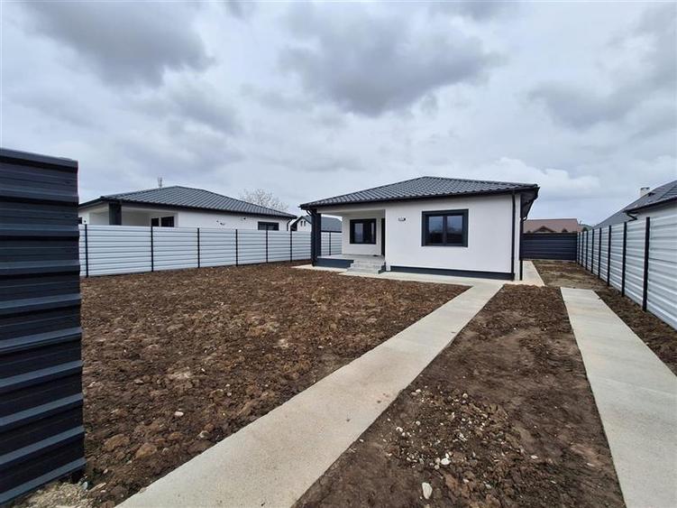 Casă nouă 2025, parter, 90 mp, teren 370 mp, terasă – Letea Veche - 1