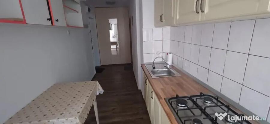 Cosbuc, zona scolii nr.11, 2 camere, etaj 2 - 4