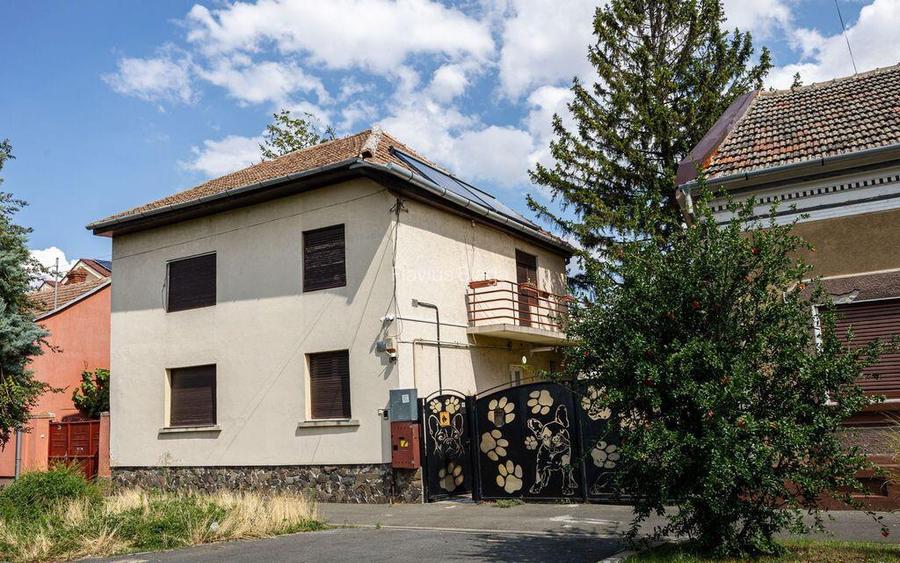 Casa cu teren generos ?i autorizatie pentru investi?ie...