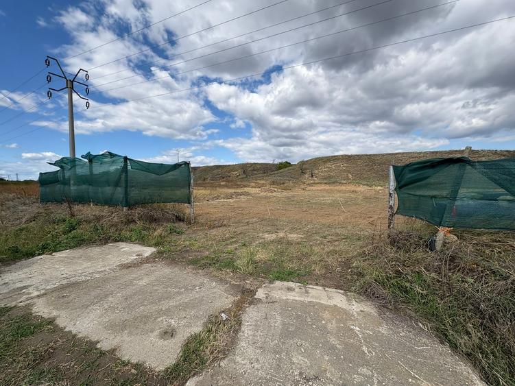 Teren de vânzare – 1.600 mp, intrare Panciu, DN2L - 3