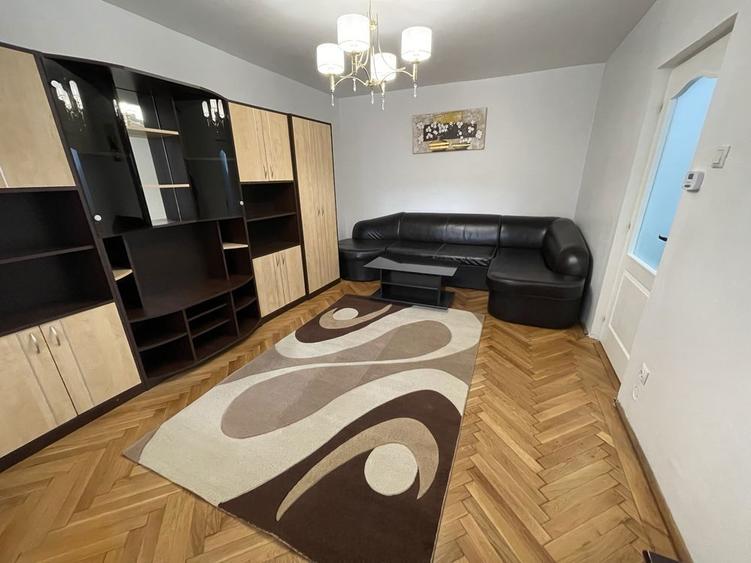 Apartament cu 2 camere decomandat si balcon in Vasile Aaron - 6