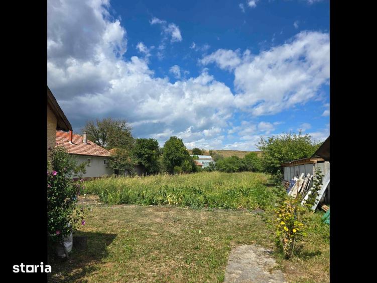 Casă cu 6 camere cu Teren 2730 Mp în Central