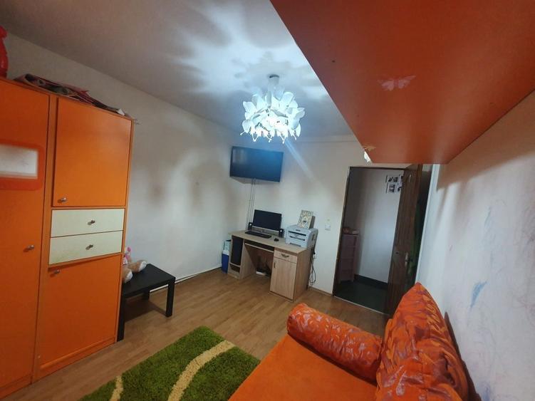 Apartament 3 camere, zona de case Giulesti liniste, luminos. - 1
