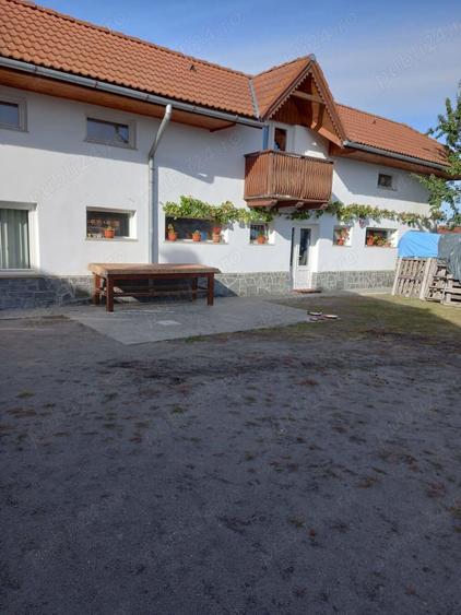 Vanzare casa + anexa + curte foarte spa?ioasa (2550 mp) - 7