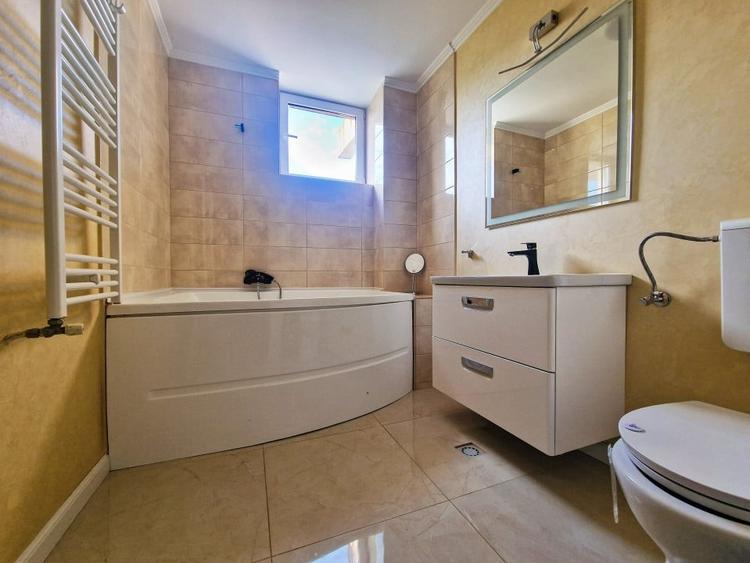 Ap de 4 cam de vanzare, Statiunea Mamaia, vedere la mare si lac, 150m de plaja. - 15