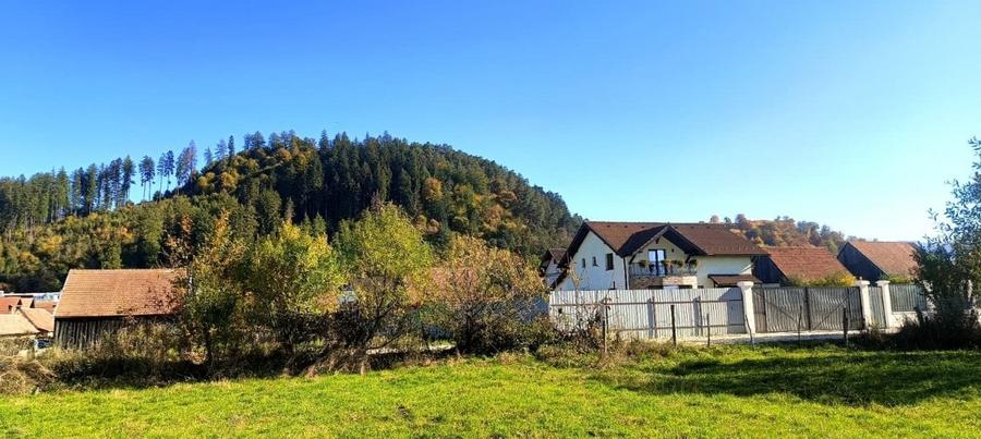 Lot de teren cu suprafata generoasa aproape de autostrada si drumul spre Bran - 1