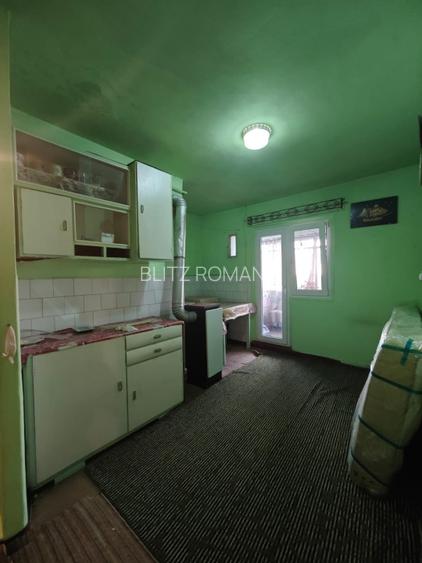 Apartament 2 camere, decomandat, spatios, zona linistita, terasa mare si balcon