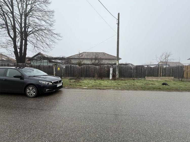 Casa de vanzare si teren - 1