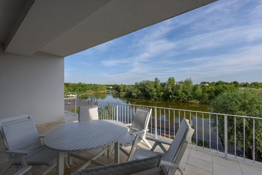 Vila eleganta pe malul lacului| Ponton si piscina| Snagov - 22