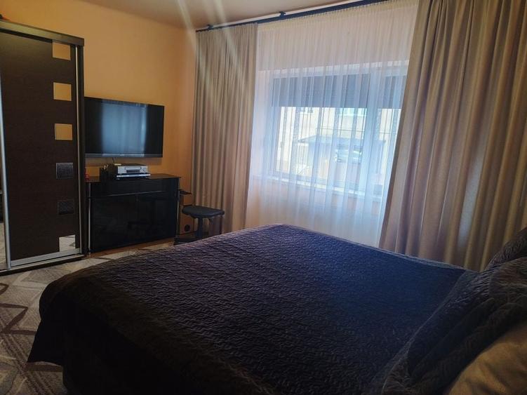 Casa singur in curte zona Astra - 15