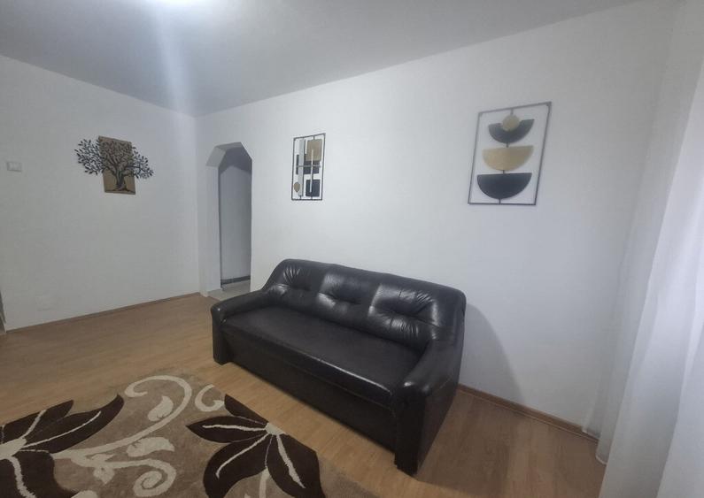 Inchiriez apartament 3 camere - 1