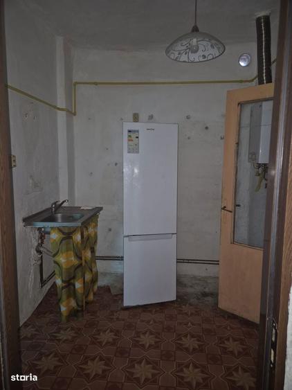 Casa cu 2 camere, Teren 301 mp, acces curte comuna , Pret redus - 10