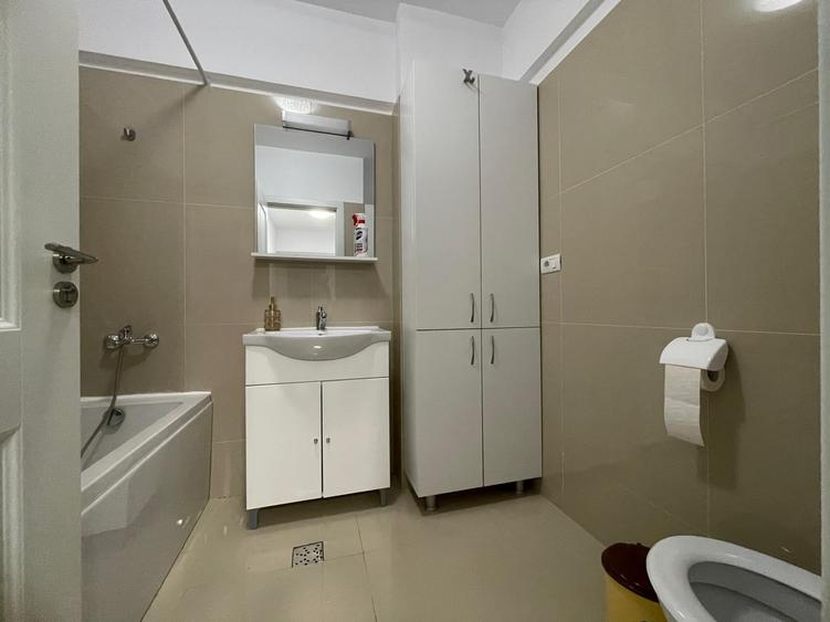 Apartament cu 3 camere decomandat, mobilat în Rediu