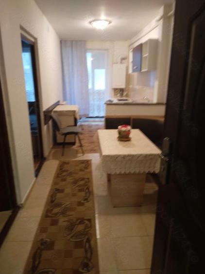 Vind apartament cu 1 camera zona centrala in Floresti - 1